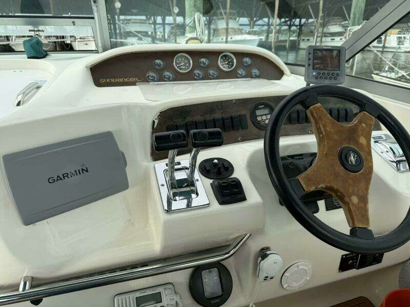 33ft Sea Ray Yacht For Sale