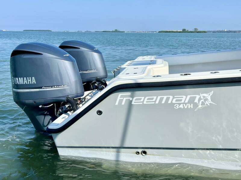 34ft Freeman Yacht For Sale