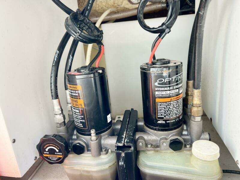 34ft Freeman Yacht For Sale