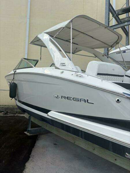 29ft Regal Yacht For Sale