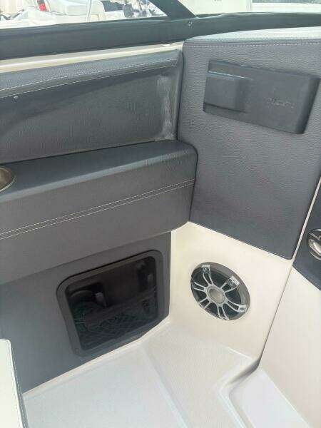 29ft Regal Yacht For Sale