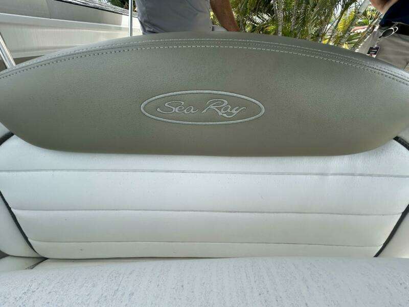 24ft Sea Ray Yacht For Sale