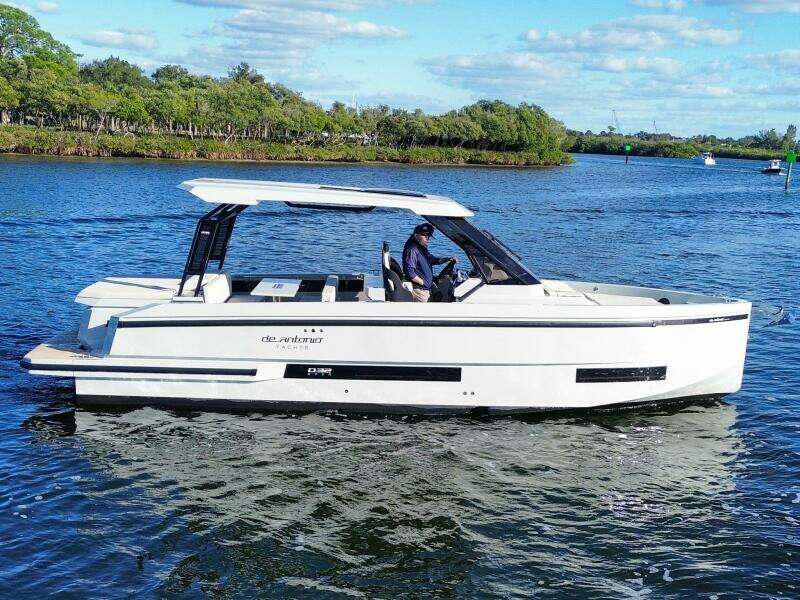 32ft De Antonio Yacht For Sale