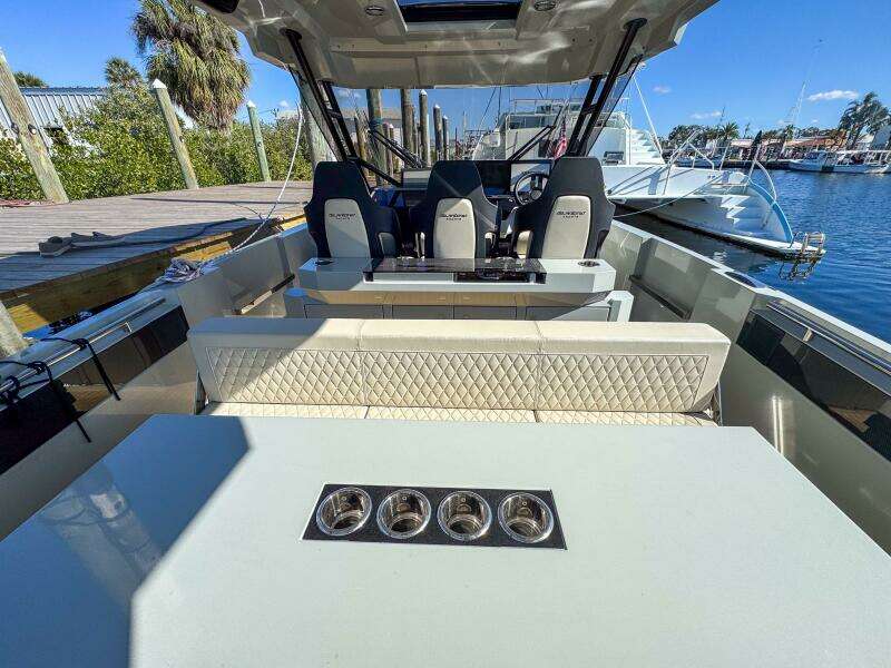 32ft De Antonio Yacht For Sale