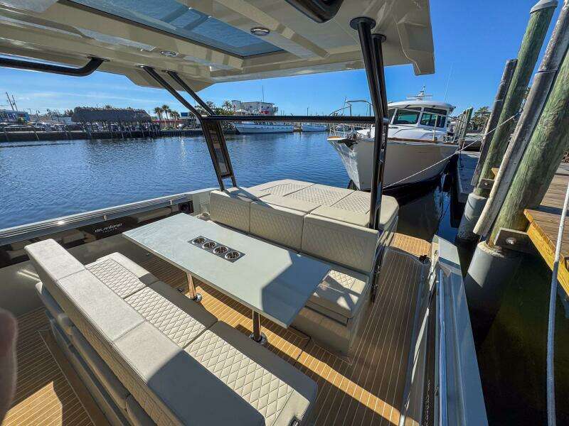 32ft De Antonio Yacht For Sale