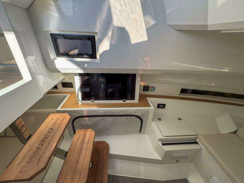 32ft De Antonio Yacht For Sale