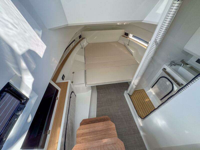 32ft De Antonio Yacht For Sale