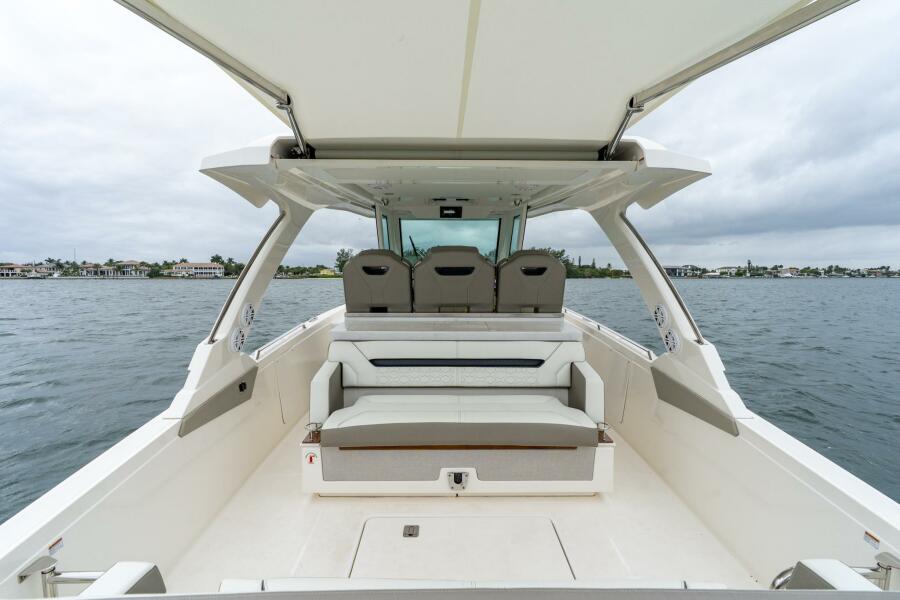 34' 2024 Tiara Sport 34 LS