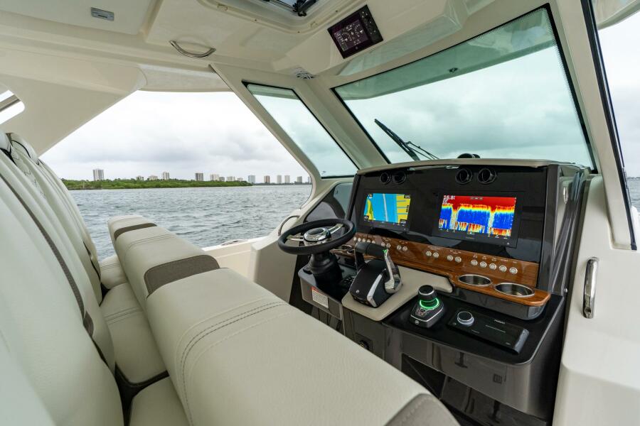 34' 2024 Tiara Sport 34 LS