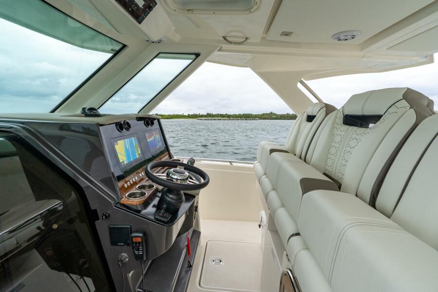 34' 2024 Tiara Sport 34 LS