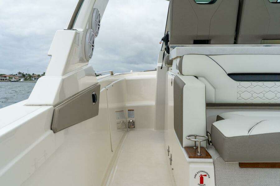 34ft Tiara Sport Yacht For Sale