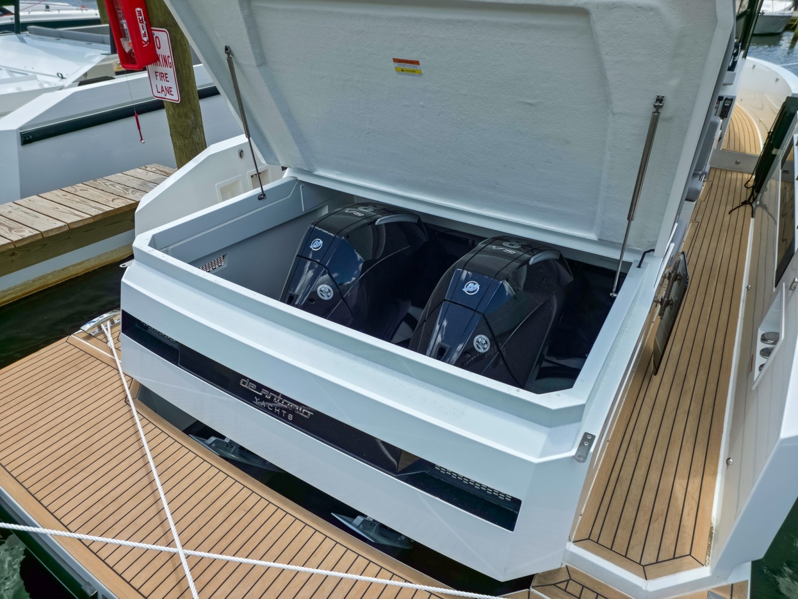 32ft De Antonio Yacht For Sale