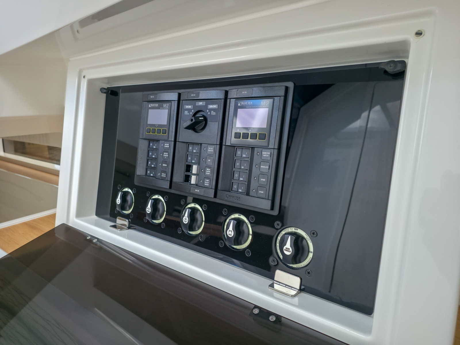 32ft De Antonio Yacht For Sale