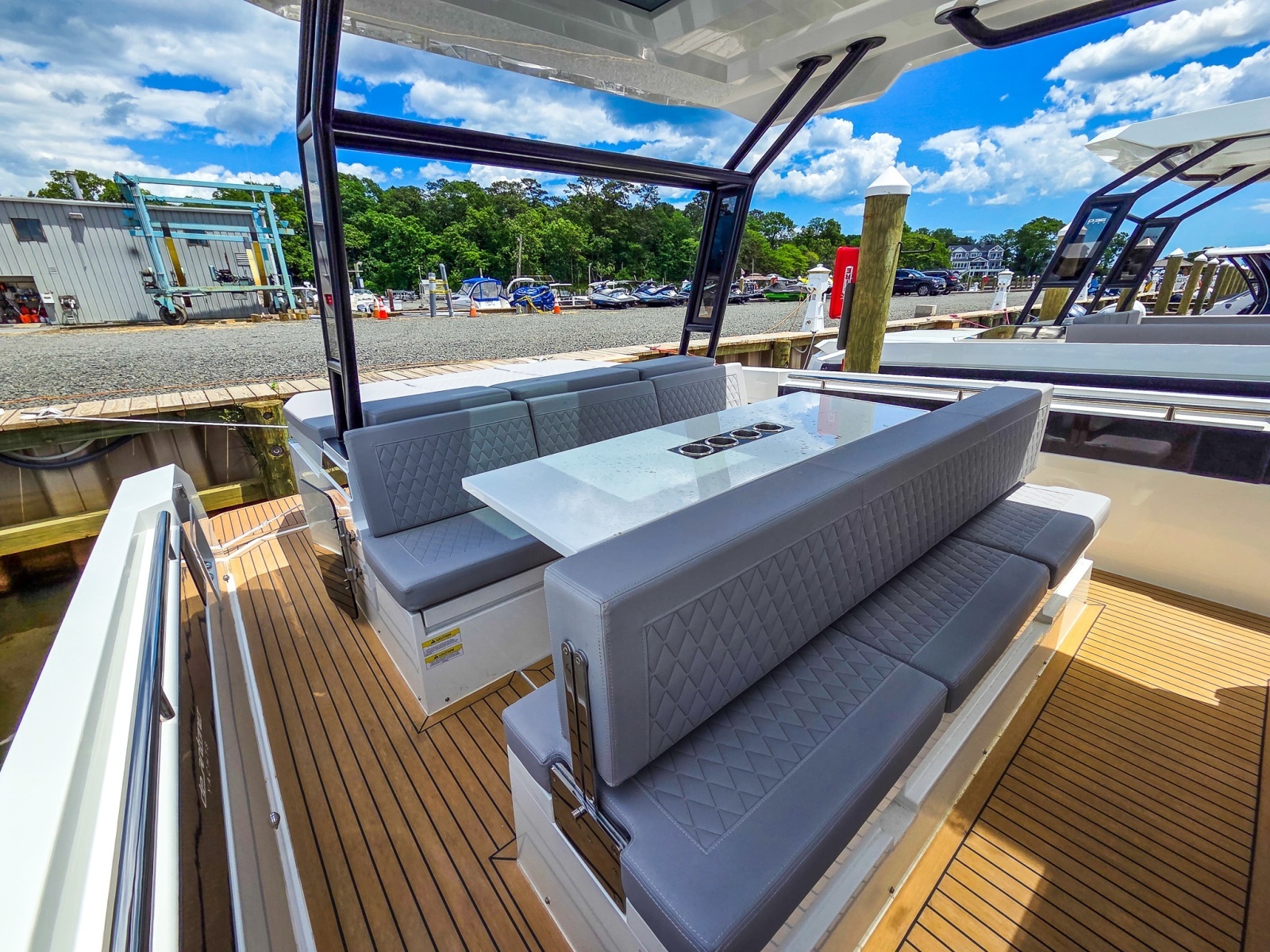 32ft De Antonio Yacht For Sale
