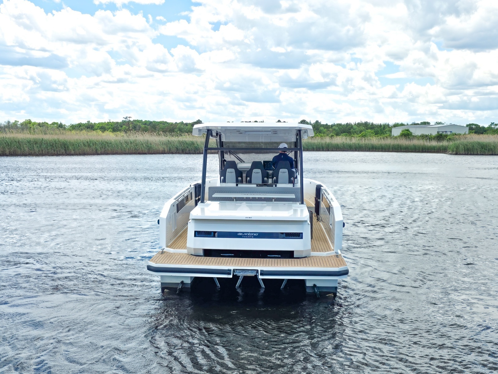32ft De Antonio Yacht For Sale