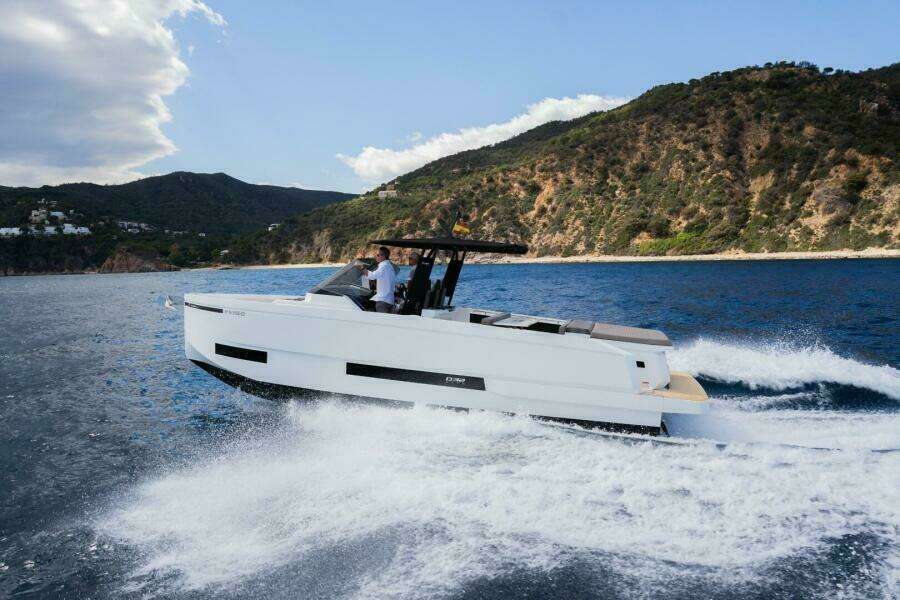 32ft De Antonio Yacht For Sale