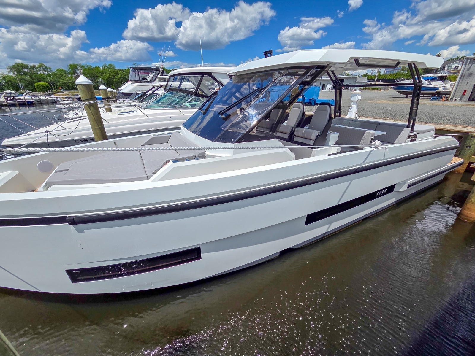 32ft De Antonio Yacht For Sale