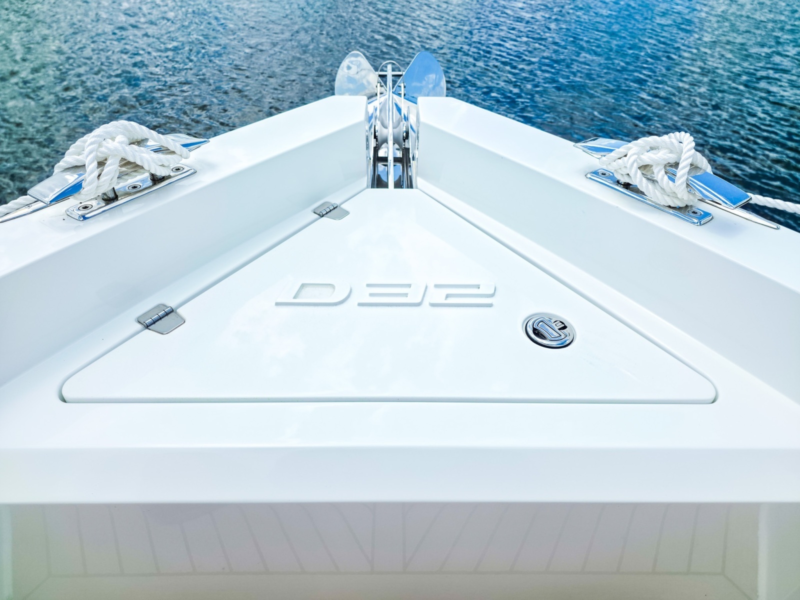 32ft De Antonio Yacht For Sale
