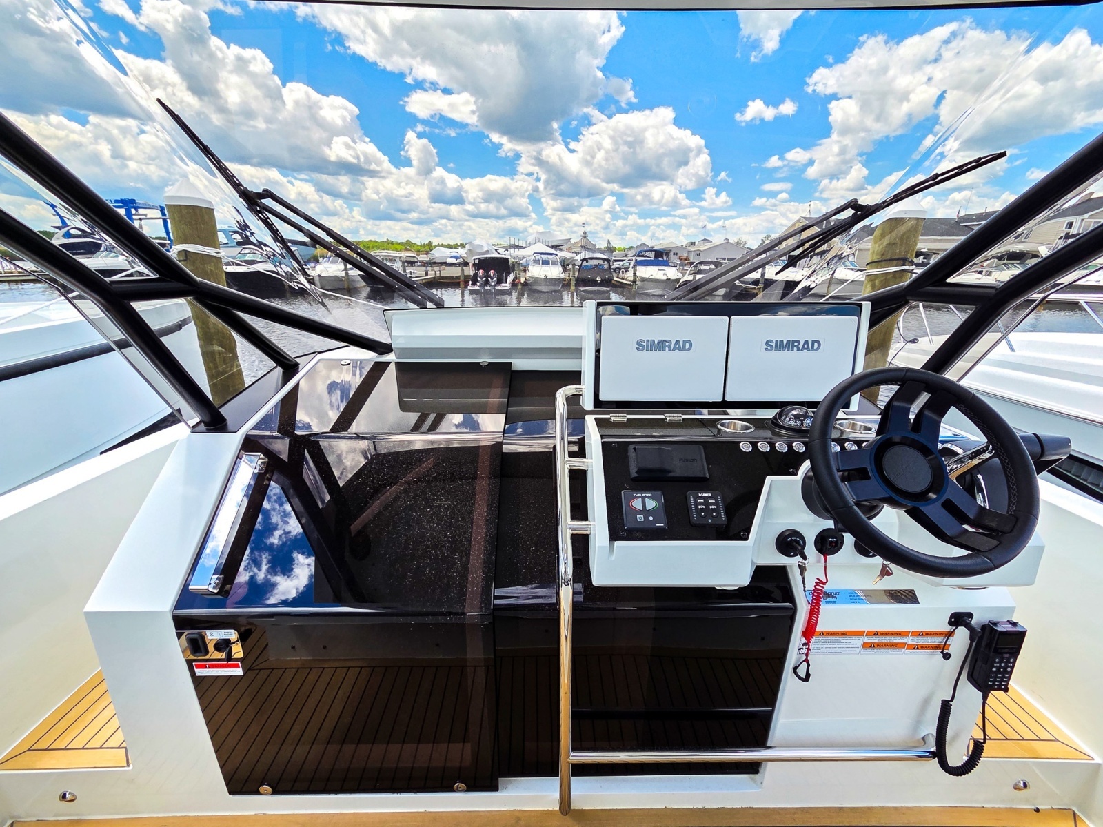32ft De Antonio Yacht For Sale