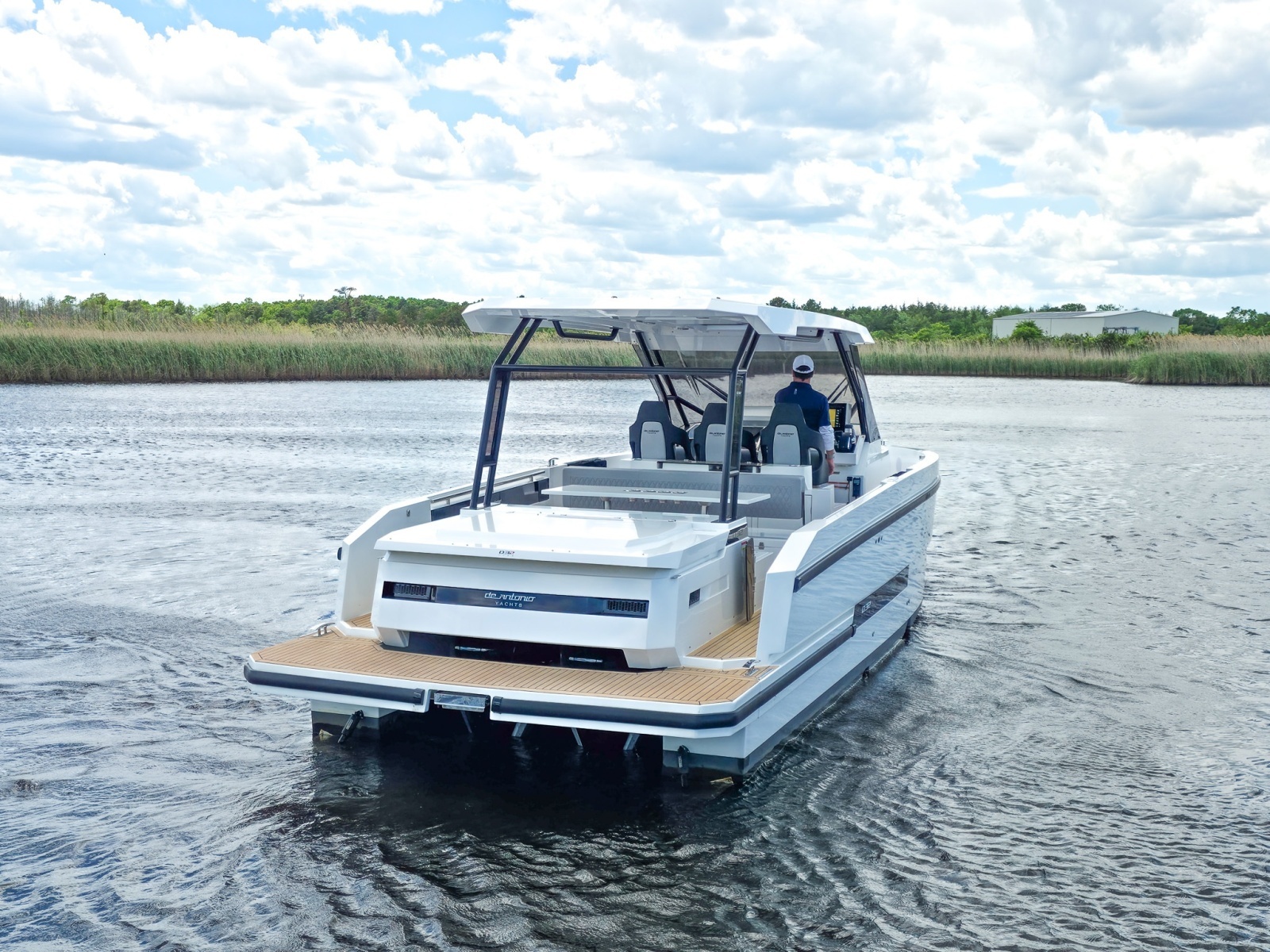 32ft De Antonio Yacht For Sale