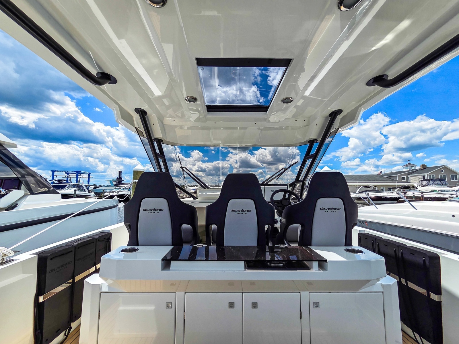 32ft De Antonio Yacht For Sale