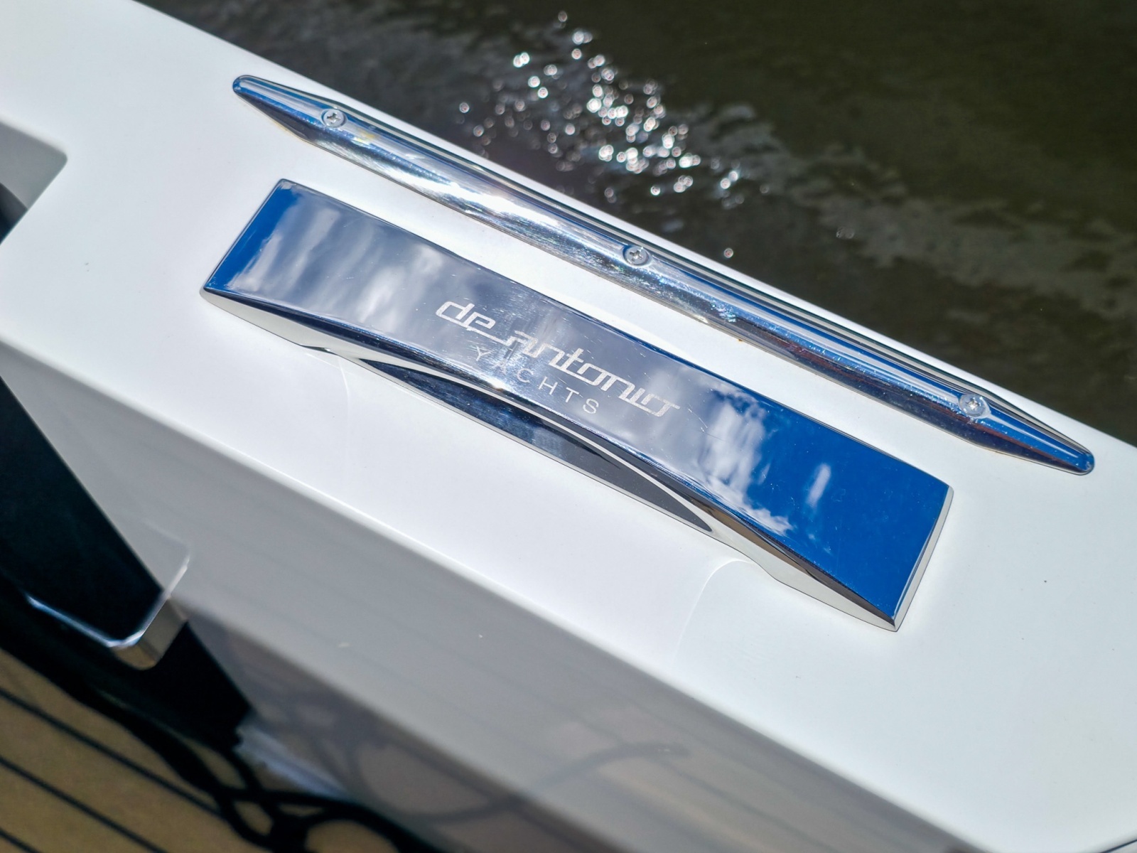 32ft De Antonio Yacht For Sale