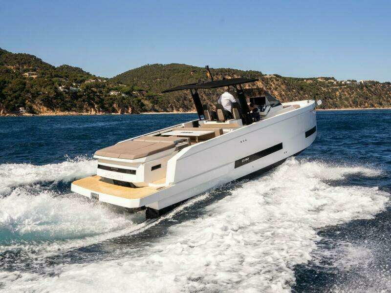 32ft De Antonio Yacht For Sale