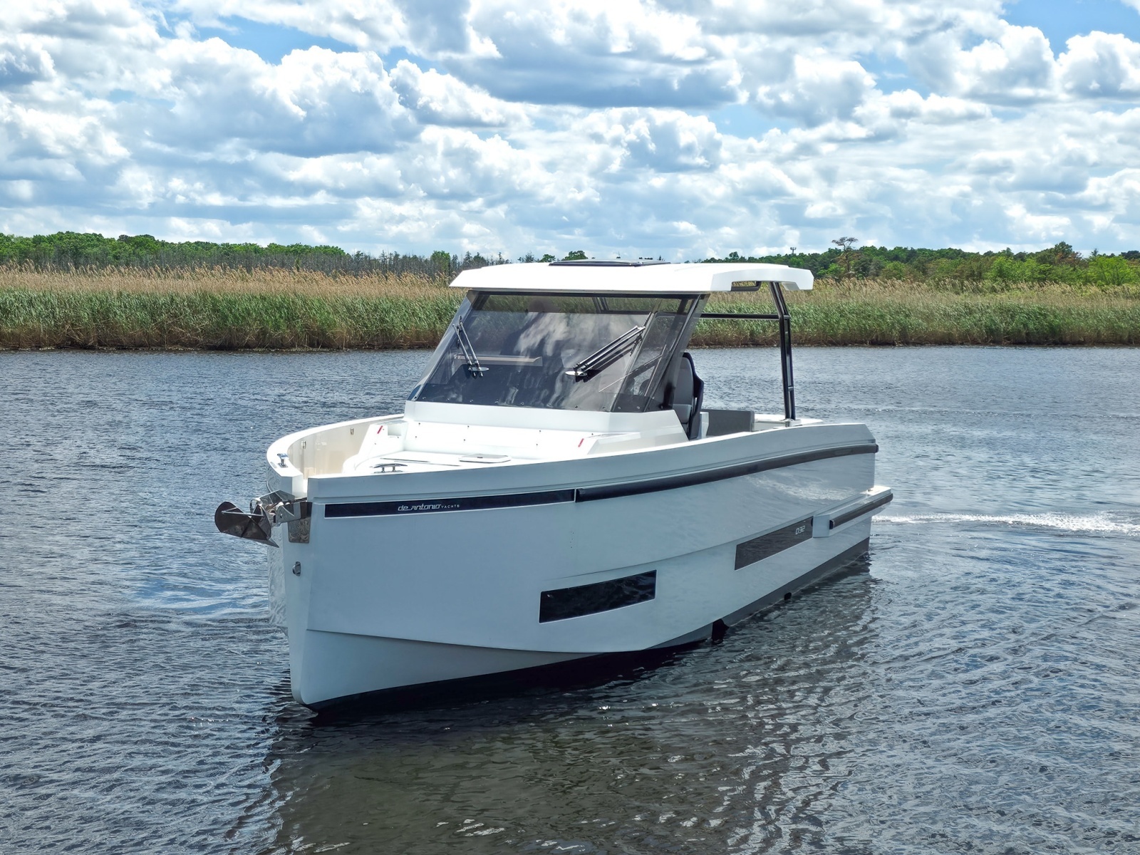 32ft De Antonio Yacht For Sale