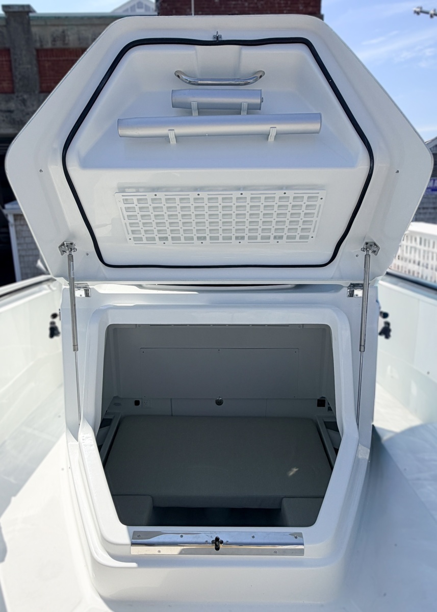 2027 Wellcraft 28 T-Top