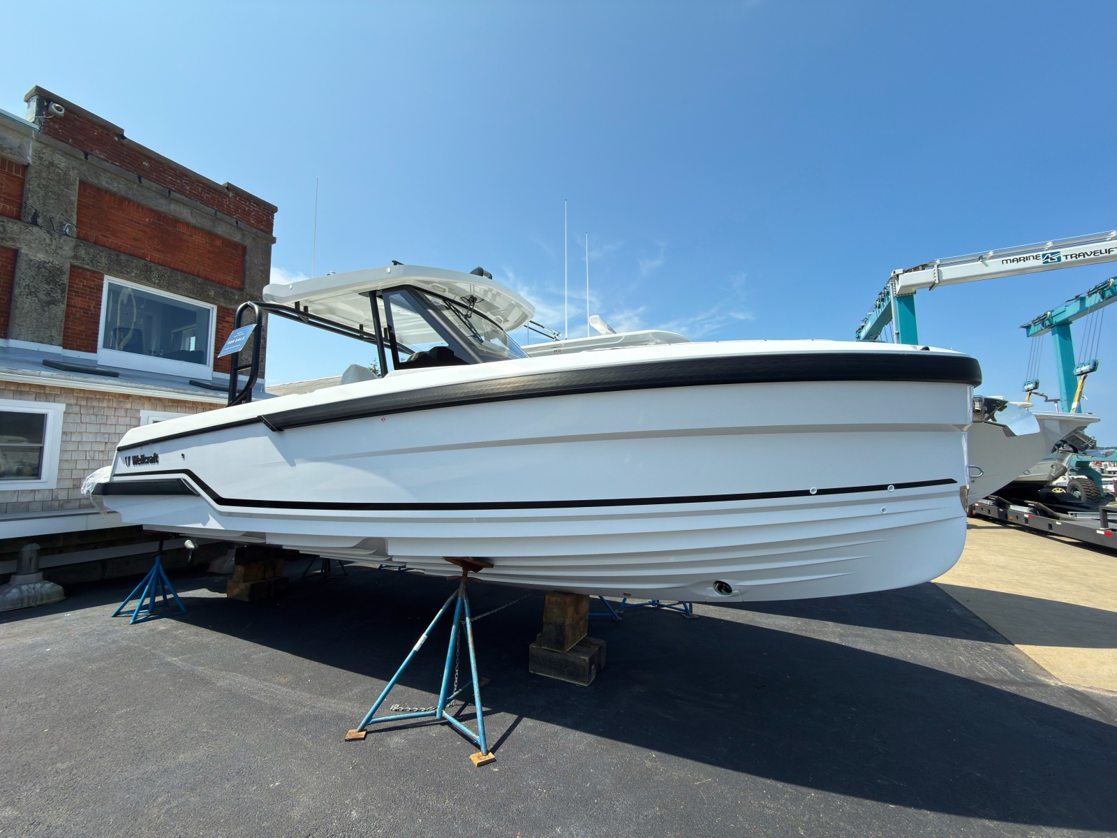 2027 Wellcraft 28 T-Top