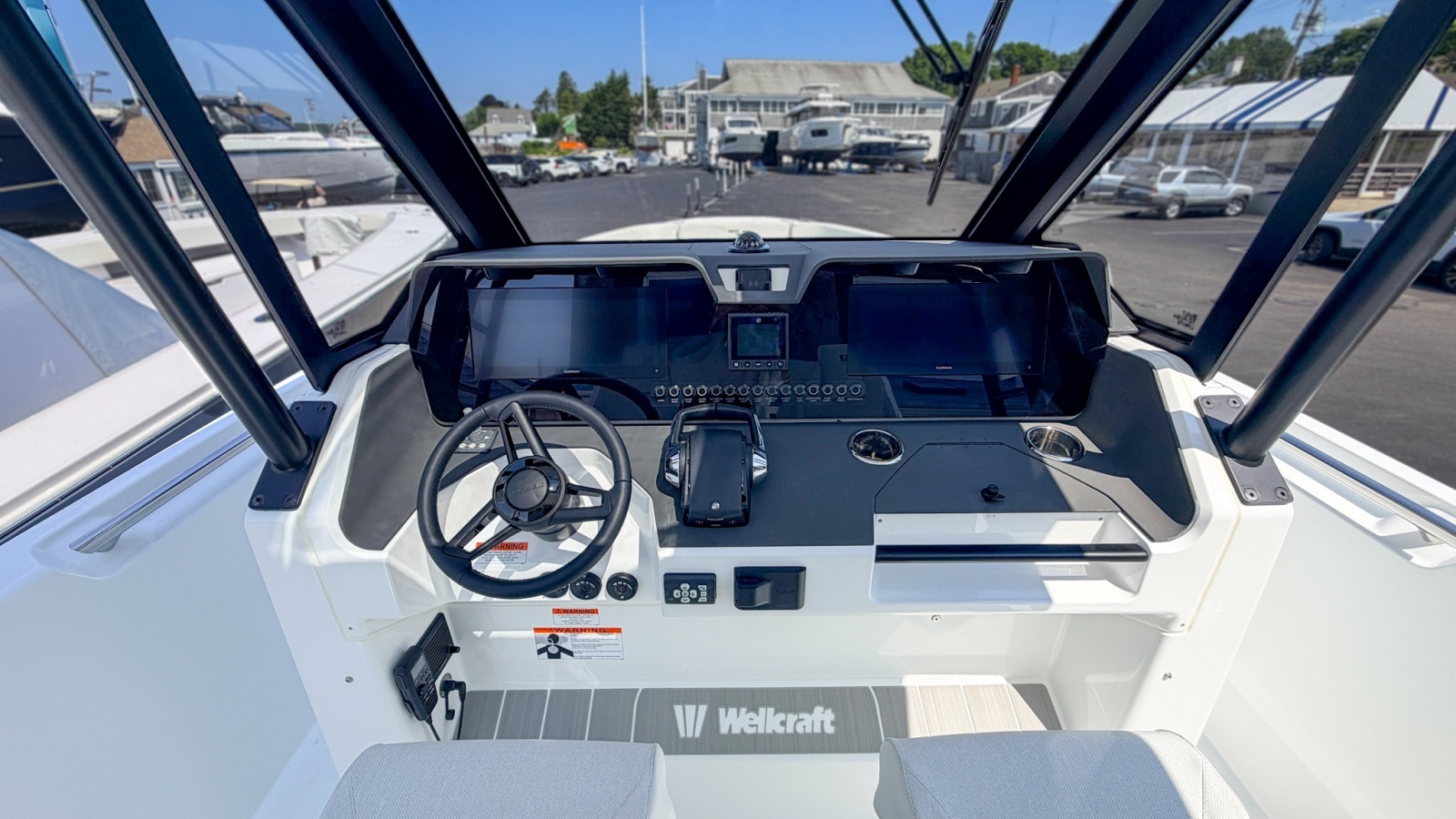 2027 Wellcraft 28 T-Top