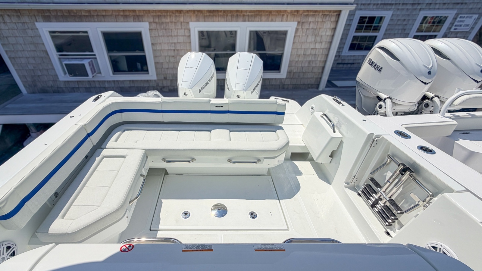 2027 Wellcraft 28 T-Top