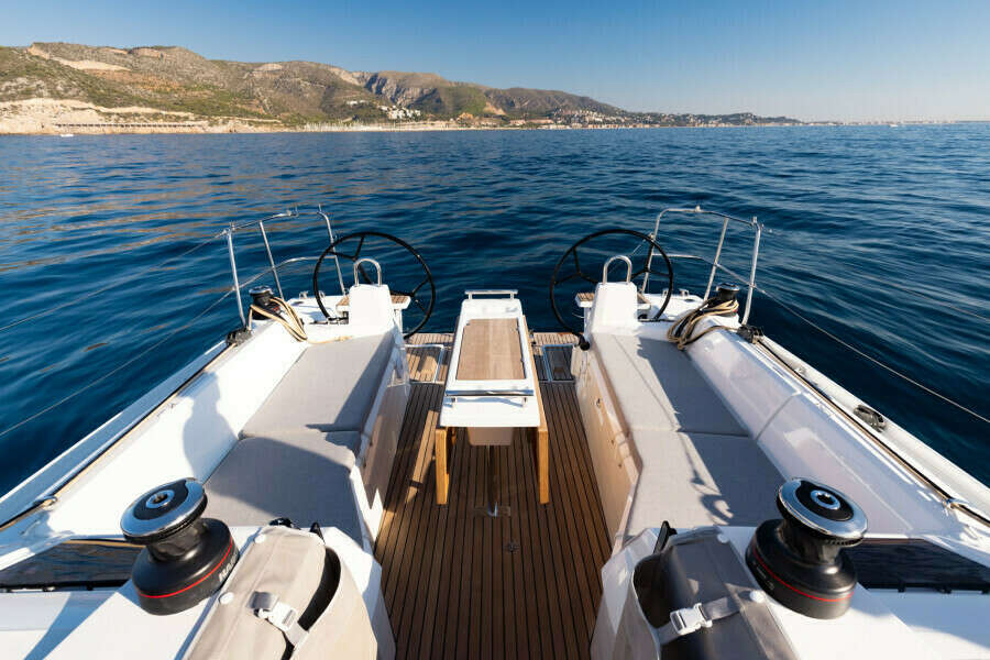 Beneteau Oceanis 34.1 Electric