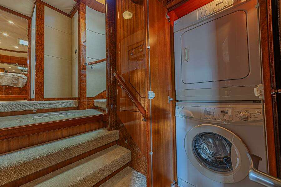 Margarita 74ft Ocean Alexander Yacht For Sale