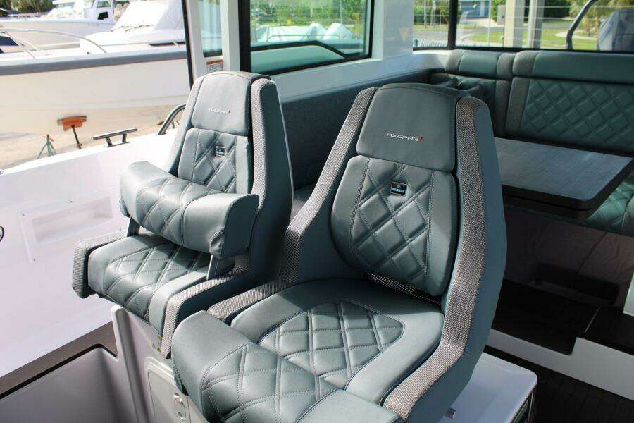 Helm Seating