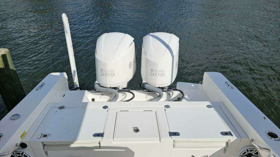 27ft Everglades Yacht For Sale