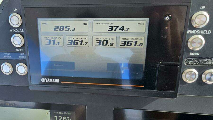 27ft Everglades Yacht For Sale