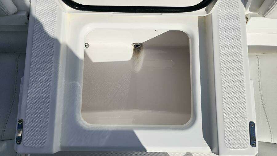 27ft Everglades Yacht For Sale