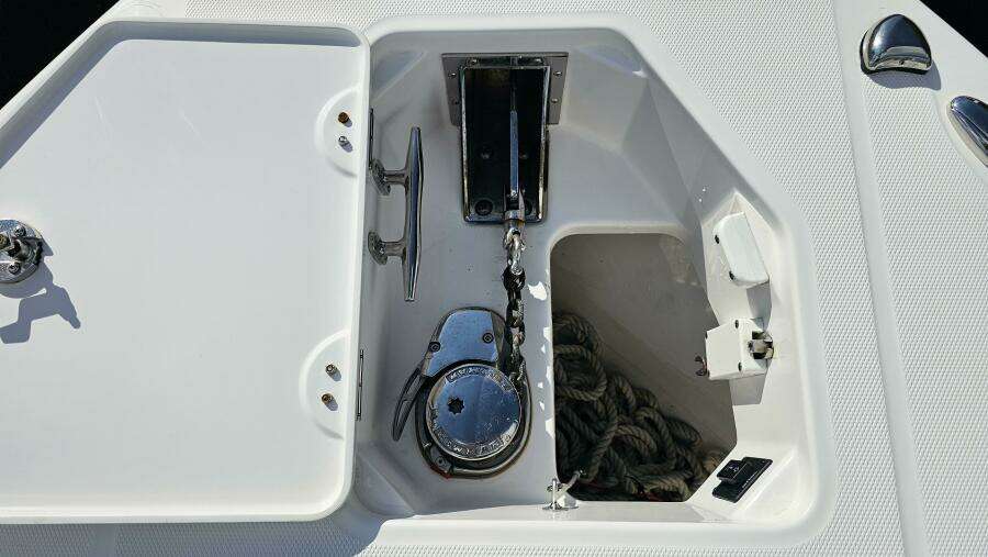 27ft Everglades Yacht For Sale