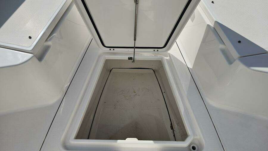 27ft Everglades Yacht For Sale