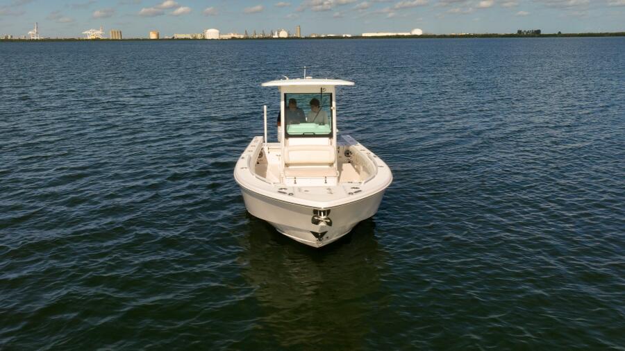 27' 2021 Everglades 273CC