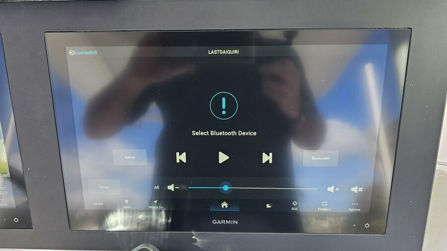 27' 2021 Everglades 273CC