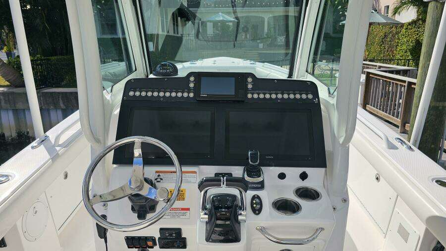 27ft Everglades Yacht For Sale