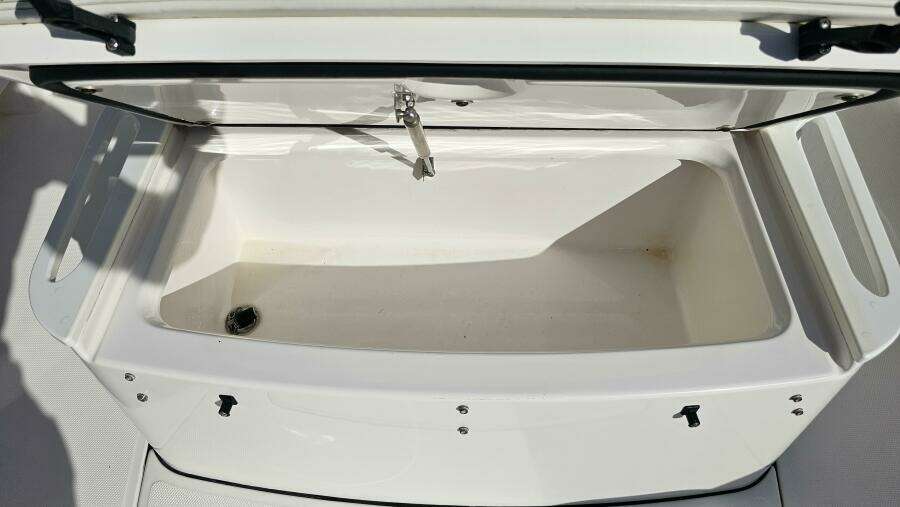 27ft Everglades Yacht For Sale