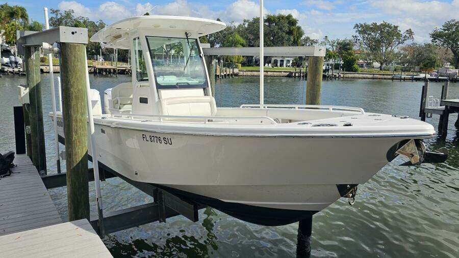 27ft Everglades Yacht For Sale