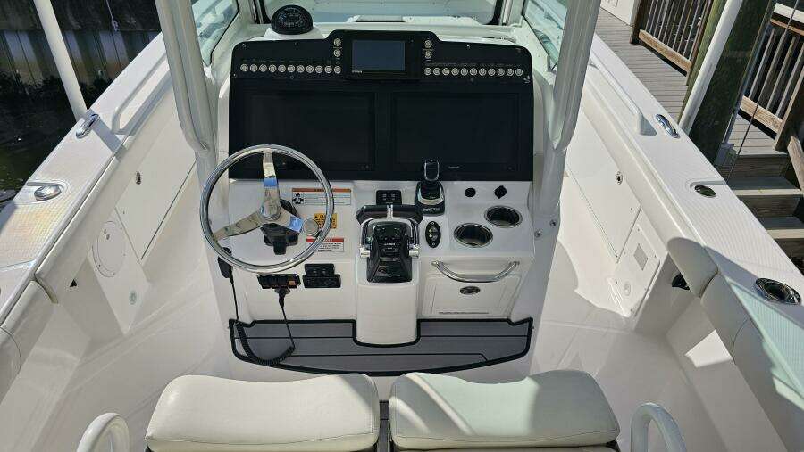 27ft Everglades Yacht For Sale