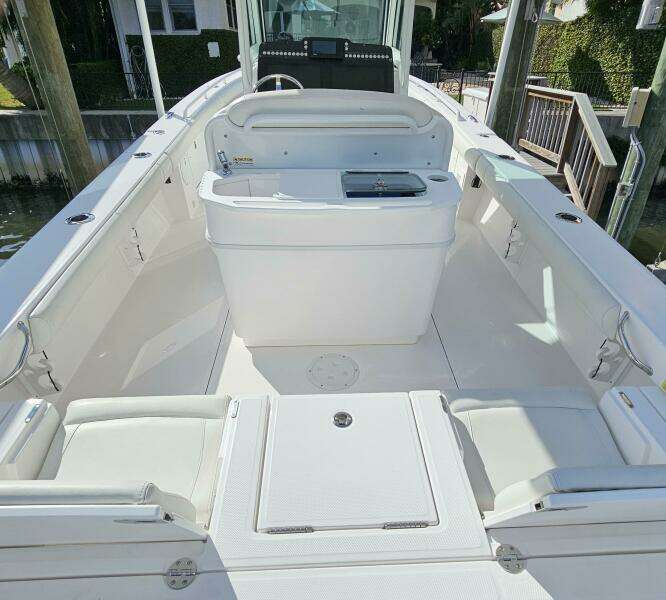 27ft Everglades Yacht For Sale