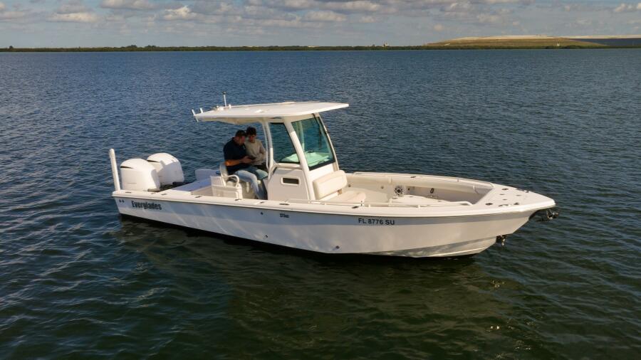 27' 2021 Everglades 273CC