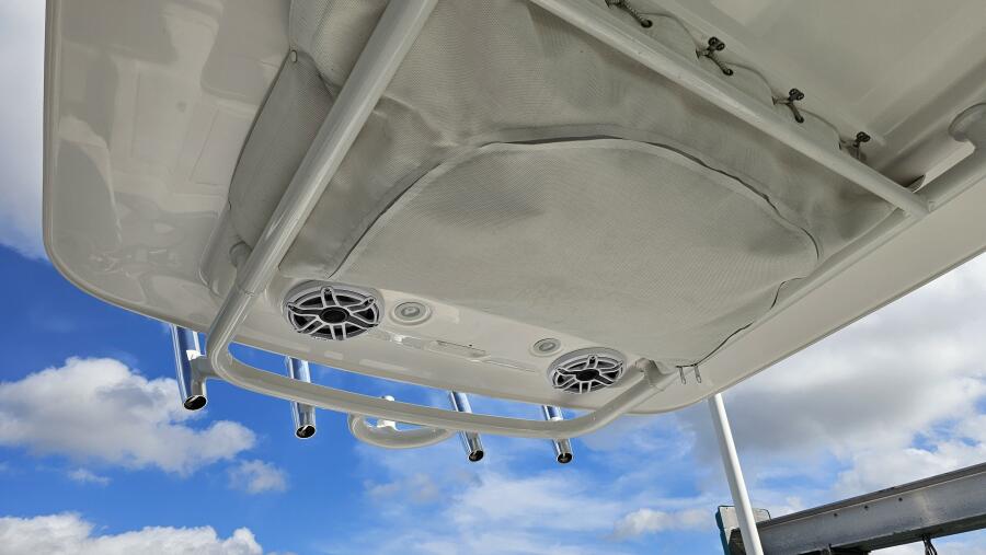 27' 2021 Everglades 273CC