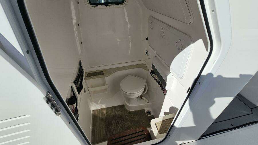 27ft Everglades Yacht For Sale